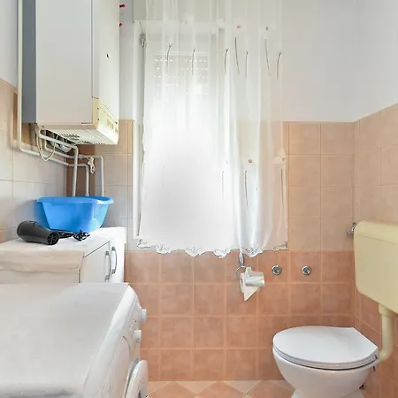 & Tanja 1552 Πούλα