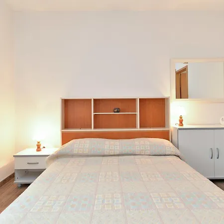 Maison d'hôtes & Tanja 1552 Pula