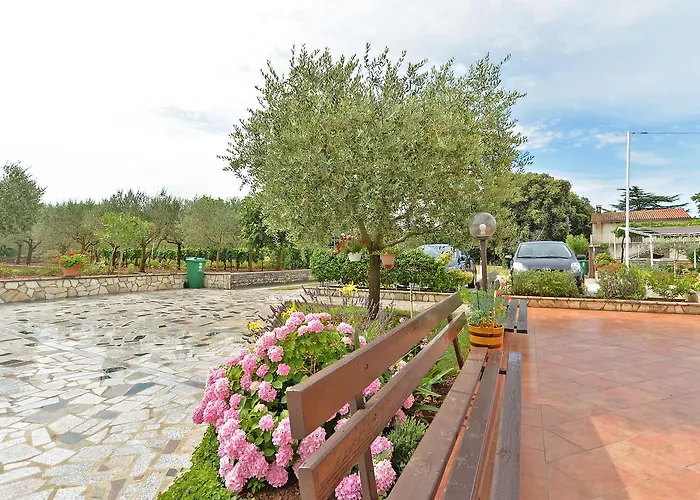 & Tanja 1552 Guest house 3*