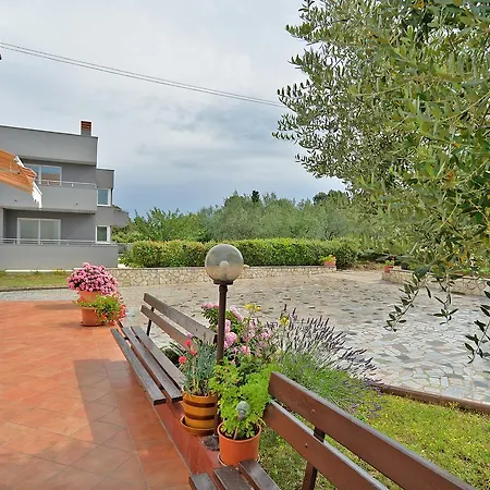 ゲストハウス & Tanja 1552